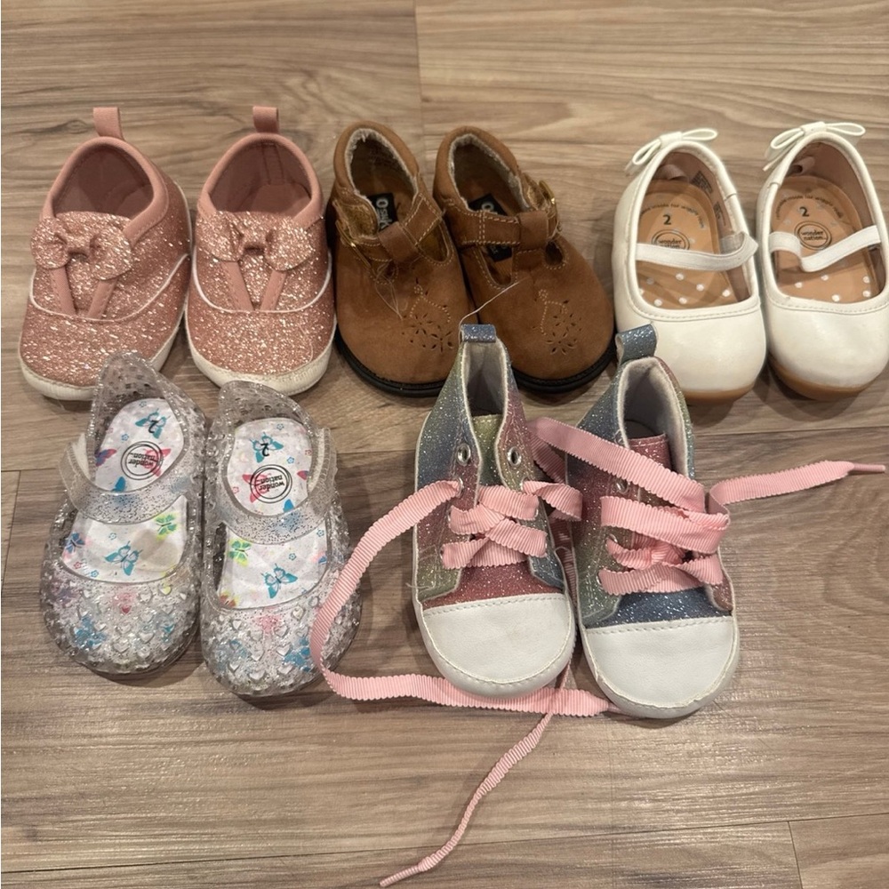 Lot of 5 pair baby girls shoes size 2